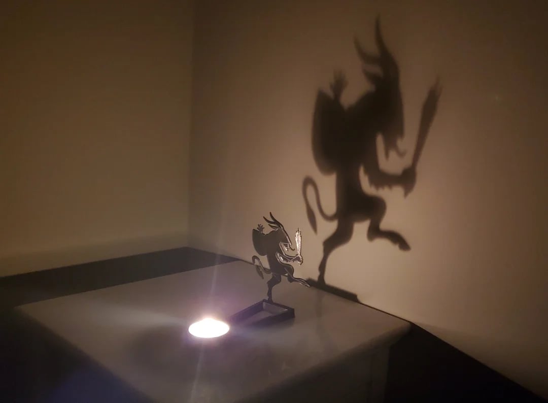 WickWinks™ – Decorative Shadow Stand for Halloween Nights (50% Off)