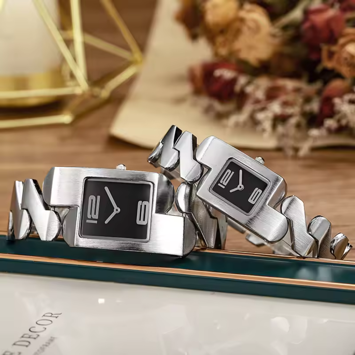 Belloura™ – Vintage-Style Square Quartz Watch (50% Off)