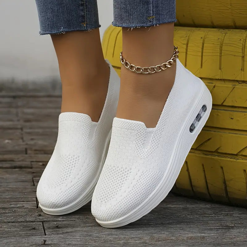 Velmira™ – Slip-On Sneakers with Arch Support (60% Off)