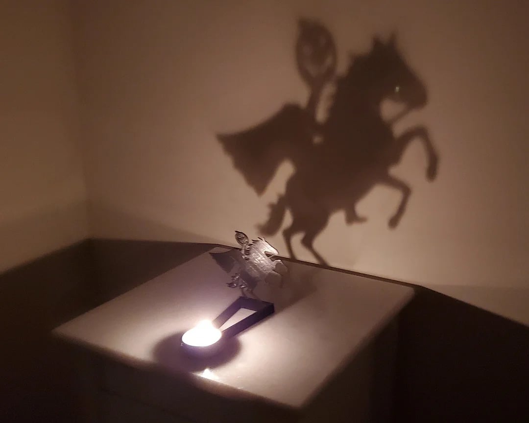 WickWinks™ – Decorative Shadow Stand for Halloween Nights (50% Off)