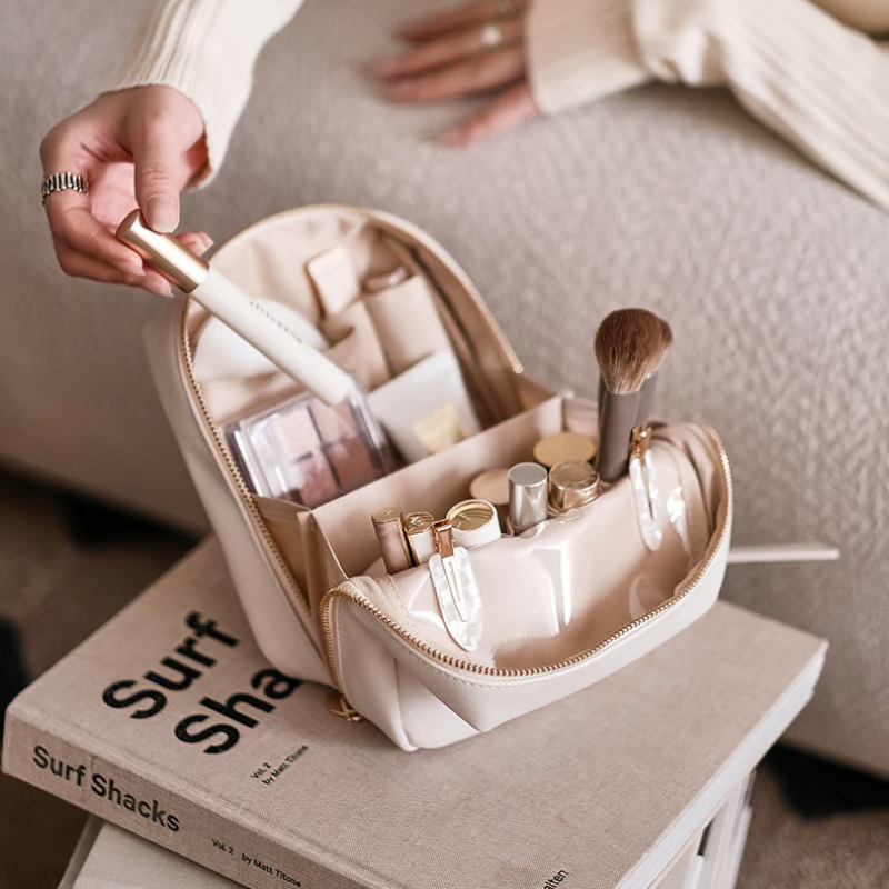 Lunette™ – Travel Makeup Bag with Smart Compartments (50% Off)