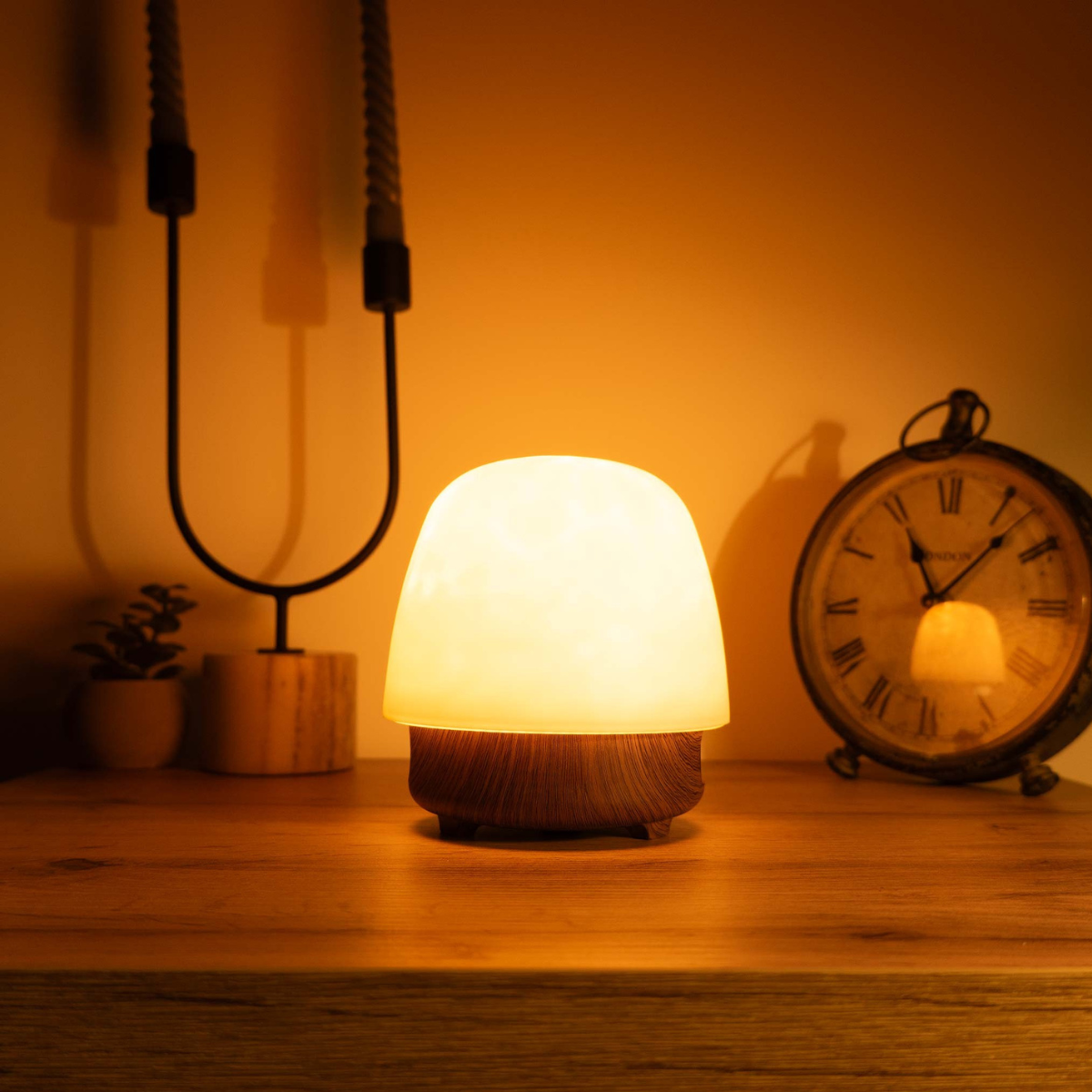 Lunarelle™ – Romantic Glow Lamp with Nature Soundscapes (50% Off)