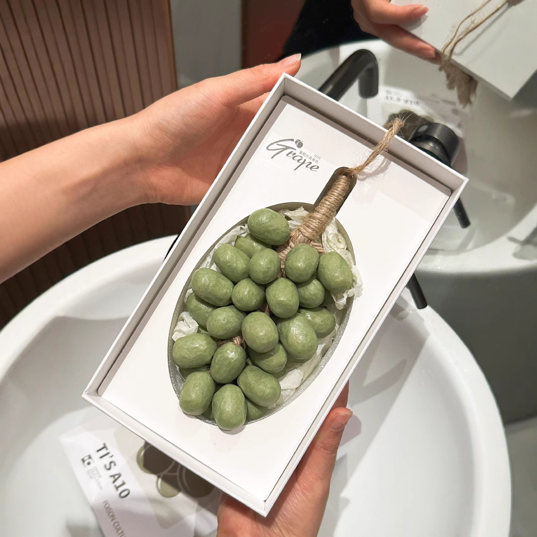 Savinea™ – Aromatic Grape Soap with Essential Oils (50% Off)