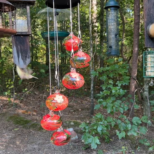 Sonatura™ - Charming Wind Chimes Hummingbird Feeder