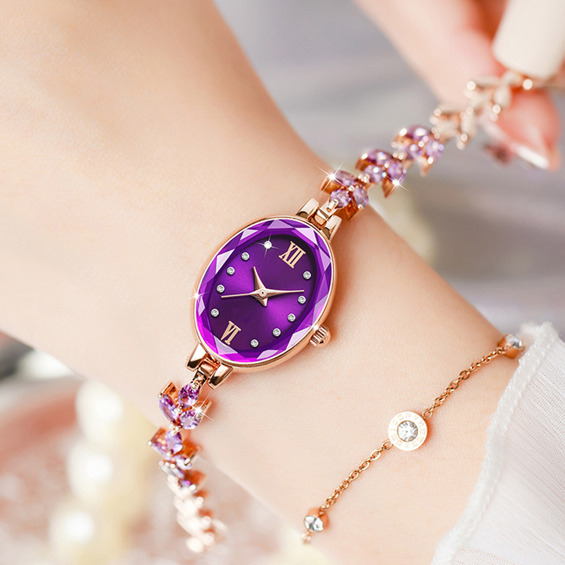 Quartzelle™ – Timeless Daily Watch with Subtle Sparkle (50%)