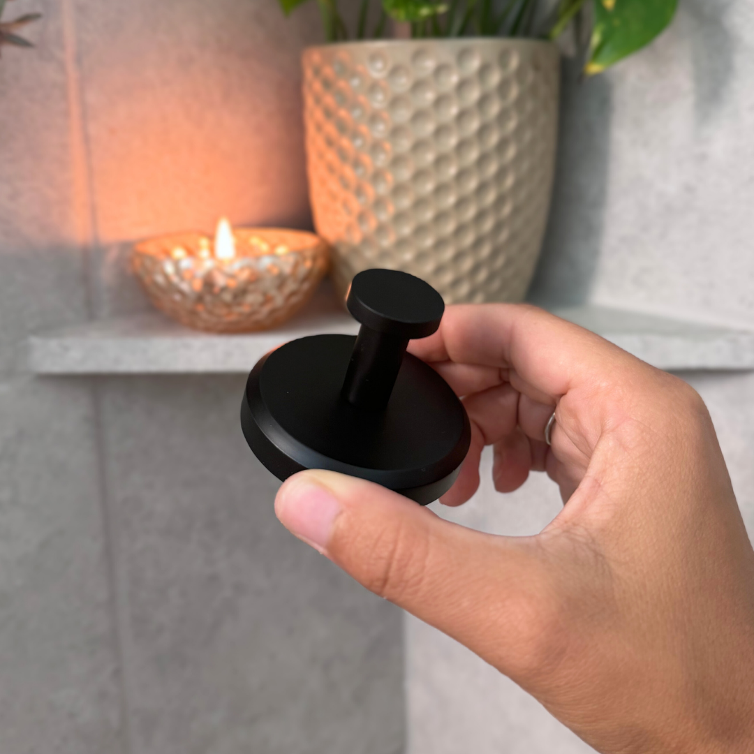 Overa™ - Luxurious Twist-Lock Suction Hooks (50% Off)